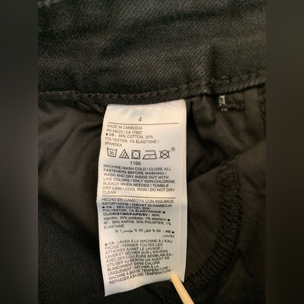 NWT Old Navy Mid-Rise Wow Boot-Cut Black Denim Jeans in Black Jack Sz. 4 - Picture 5 of 6